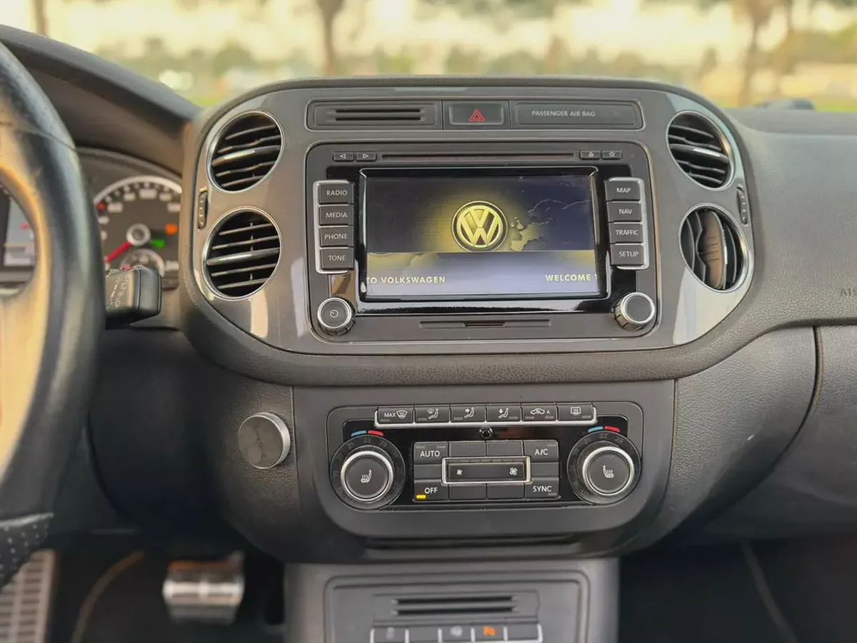VOLKSWAGEN TIGUAN MODEL 2015 GCC SPACE FULL OPTION-17-17