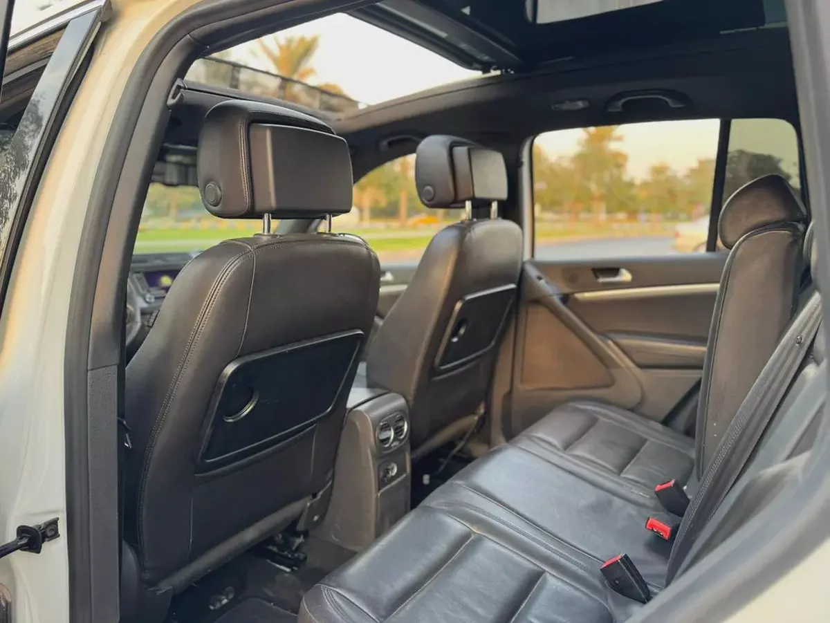 VOLKSWAGEN TIGUAN MODEL 2015 GCC SPACE FULL OPTION-19-19