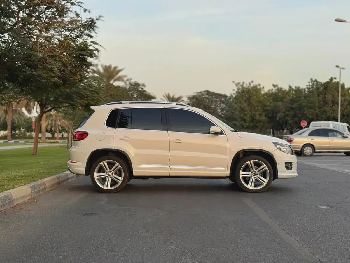 VOLKSWAGEN TIGUAN MODEL 2015 GCC SPACE FULL OPTION-5-5