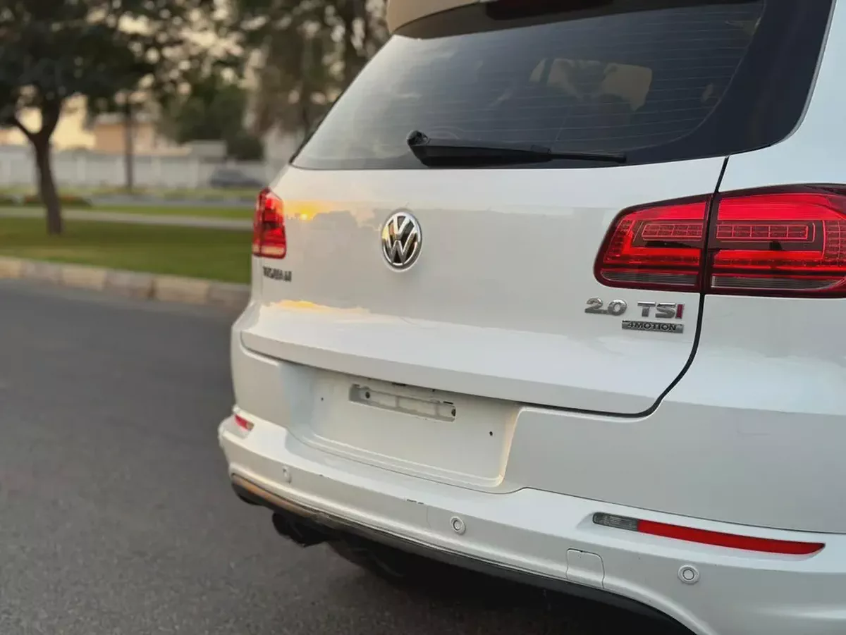 VOLKSWAGEN TIGUAN MODEL 2015 GCC SPACE FULL OPTION-8-8