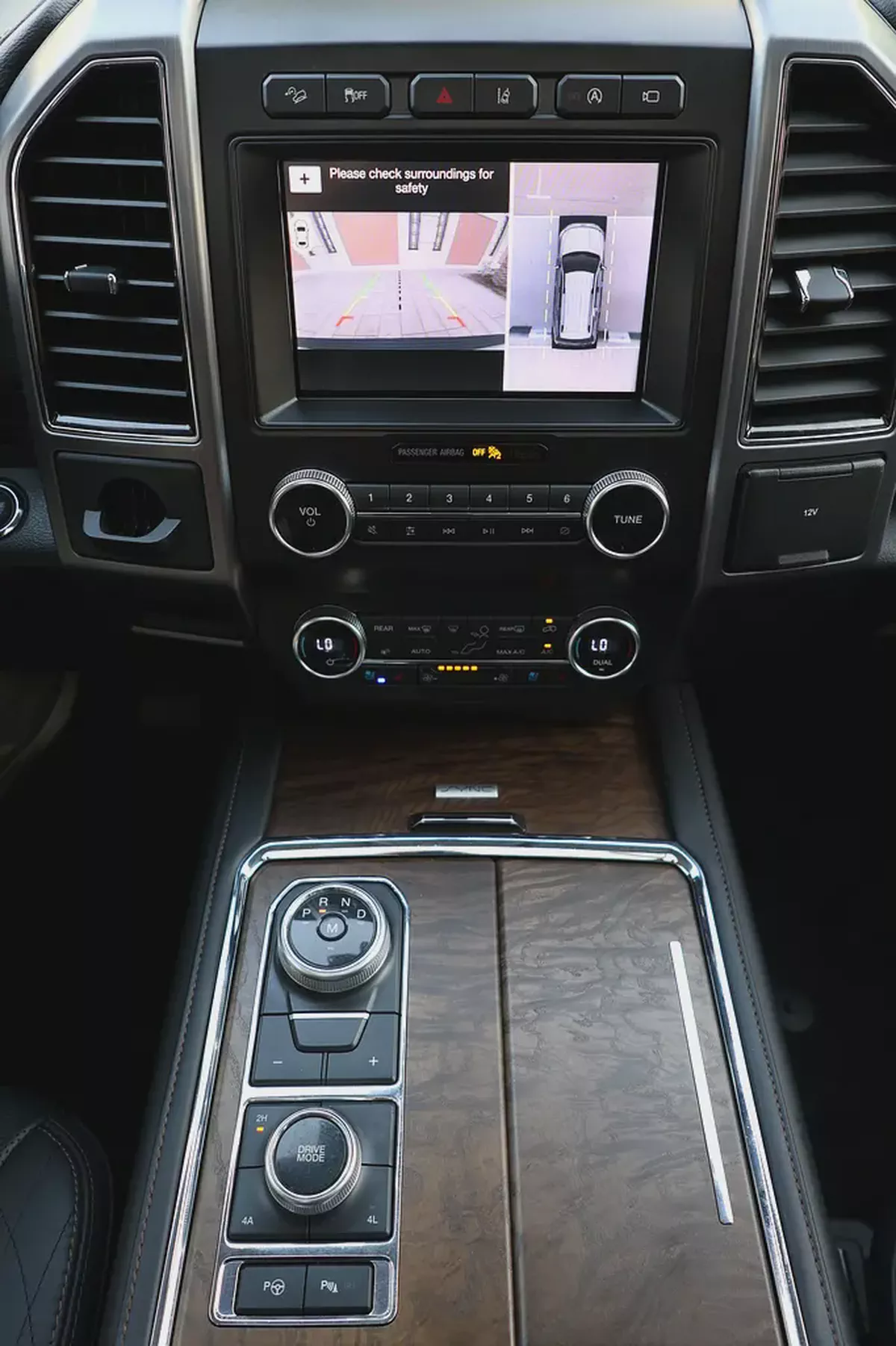 Ford Expedition-Platinum-2019-96000 KM-GCC SPECS-15-15