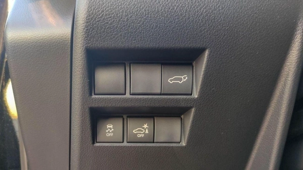 Toyota Land Cruiser LAND CRUISER VX 4.0L JBL SYSTEM