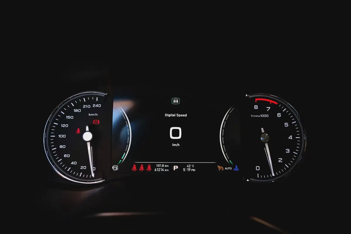 AED 682/Month | RX-8 Luxury | Warranty | GCC Specs | REF#M13162-15-15