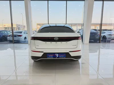 تويوتا كراون هايبرد (بلاتينيوم) ابيض / بيج 2023 (الفطيم)-5
