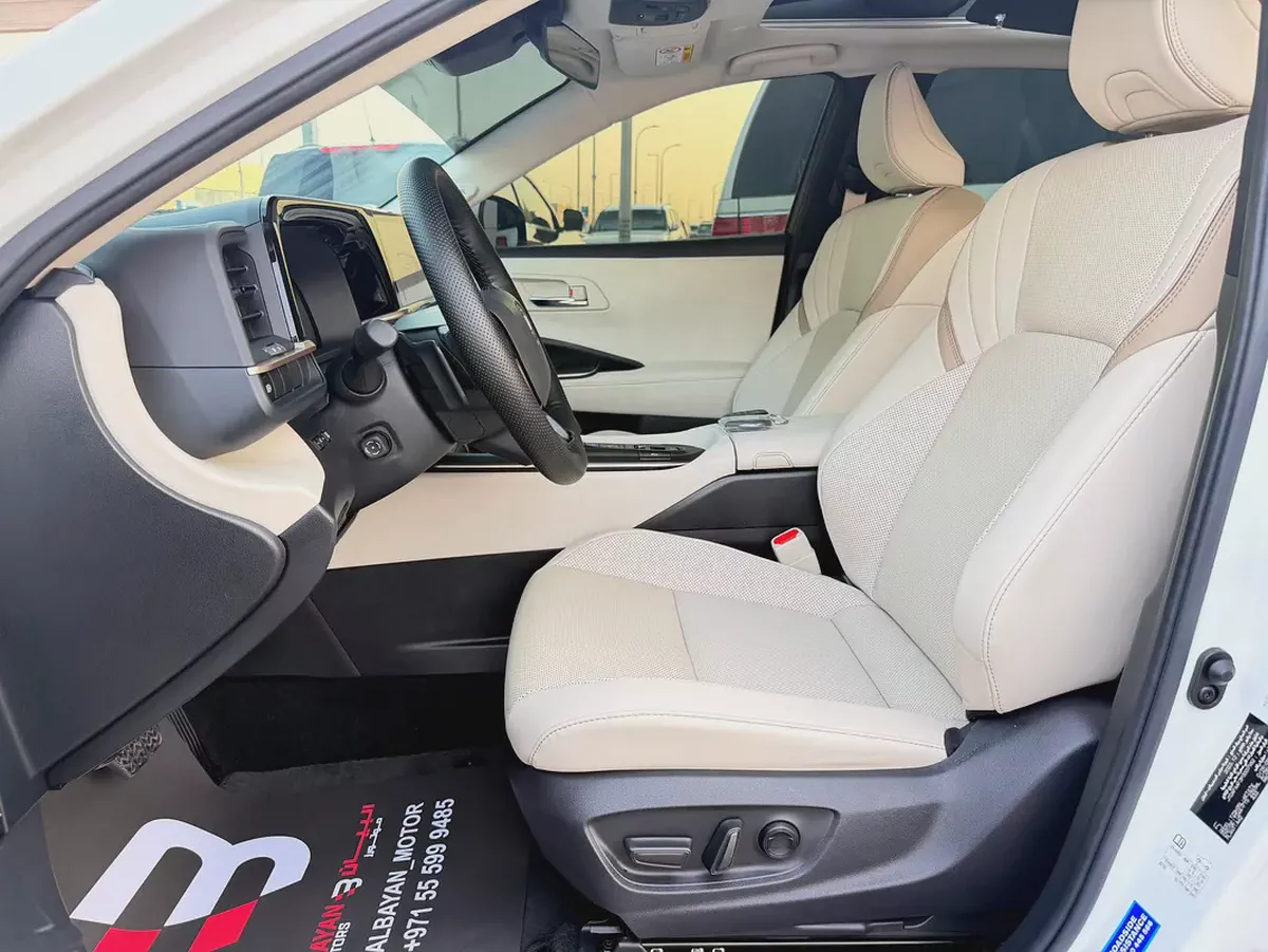 تويوتا كراون هايبرد (بلاتينيوم) ابيض / بيج 2023 (الفطيم)-7-7