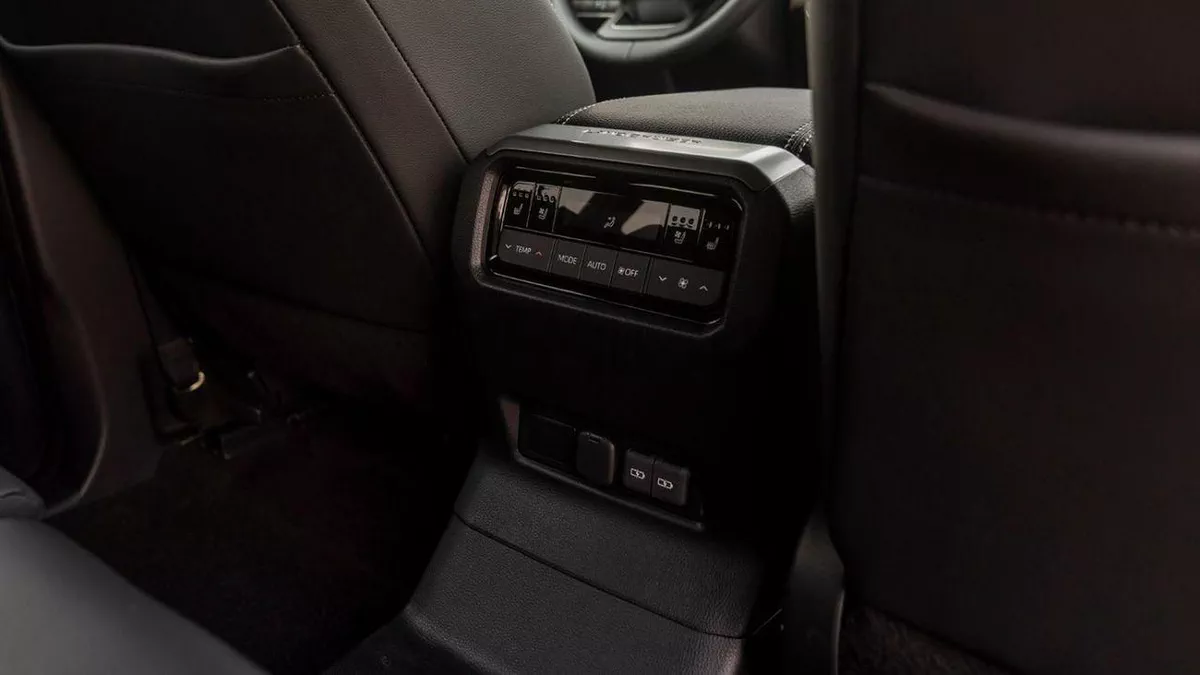Toyota Prado VXR Toyota Prado Premium 2.4L petrol MY 2025-8-0