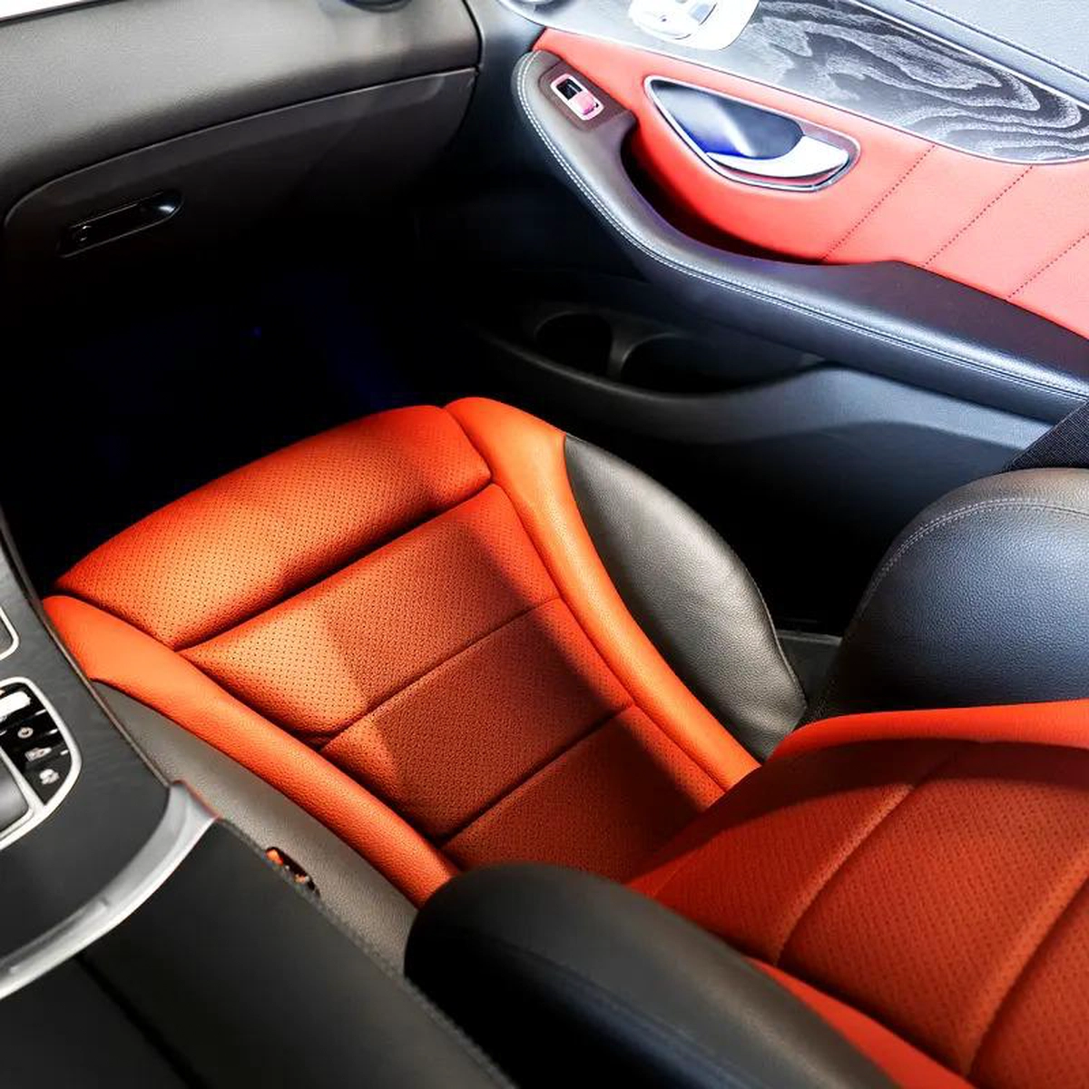 AED 3,353 p.m • 0% Downpayment • Mercedes-Benz GLC 200 Coupe • Agency Warranty-7-7