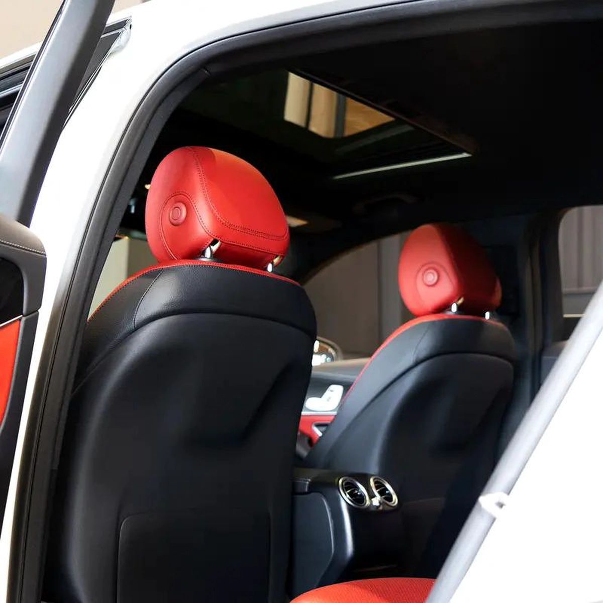 AED 3,353 p.m • 0% Downpayment • Mercedes-Benz GLC 200 Coupe • Agency Warranty-1-1