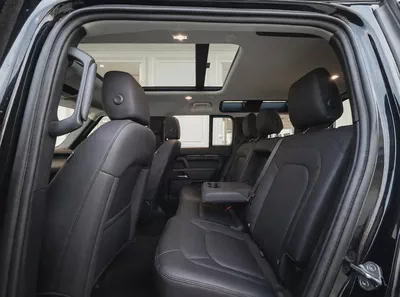 Defender 110 p300 X-Dynamic HSE GCC Specs-8