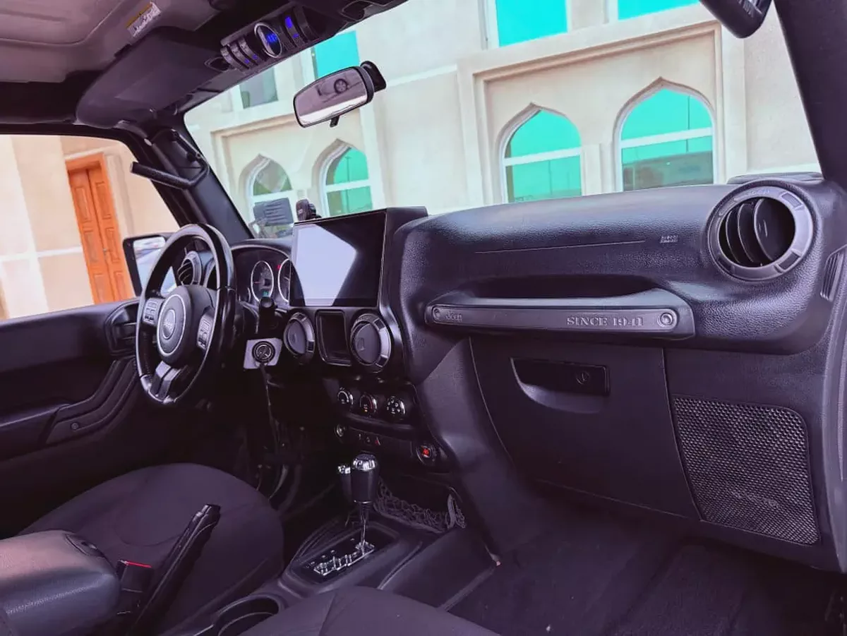 Jeep Wrangler Sport 2017 - American Specs - Excellent Condition-8-8