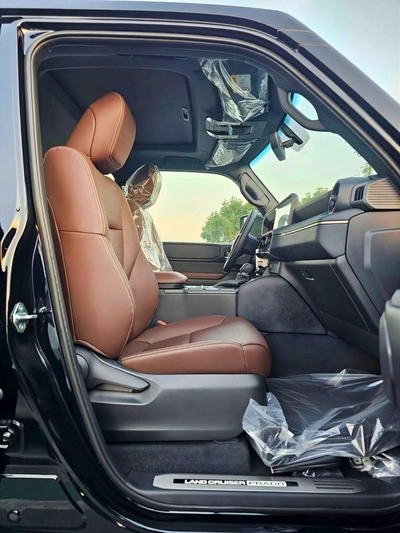Toyota Prado  ADVENTURE TURBO || 2.8L V4 DIESEL / DRIVER PWR SEAT WITH LEATHER / DVD+CAMERA / COOL BOX (CODE # PDA-9