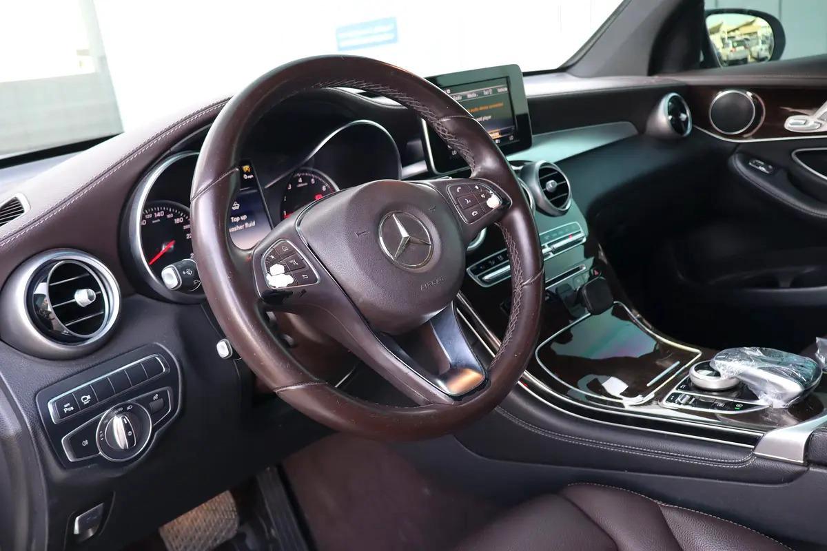 Mercedes-Benz GLC-Class GLC 250 4MATIC 2017 GCC Specs-13-13