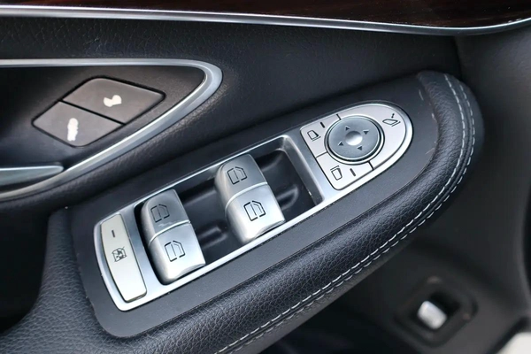 Mercedes-Benz GLC-Class GLC 250 4MATIC 2017 GCC Specs