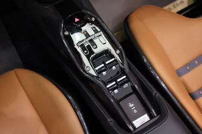 Ferrari SF90 Spider-12