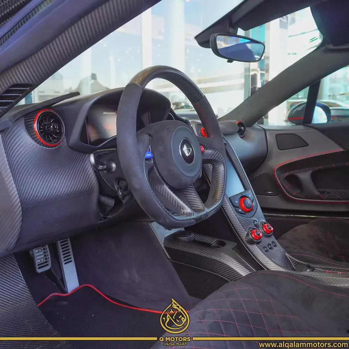 2015 MCLAREN P1  ( 1 OF 5 )  CARBON SERIES  GCC DONE ONLY 2000KM-10-10