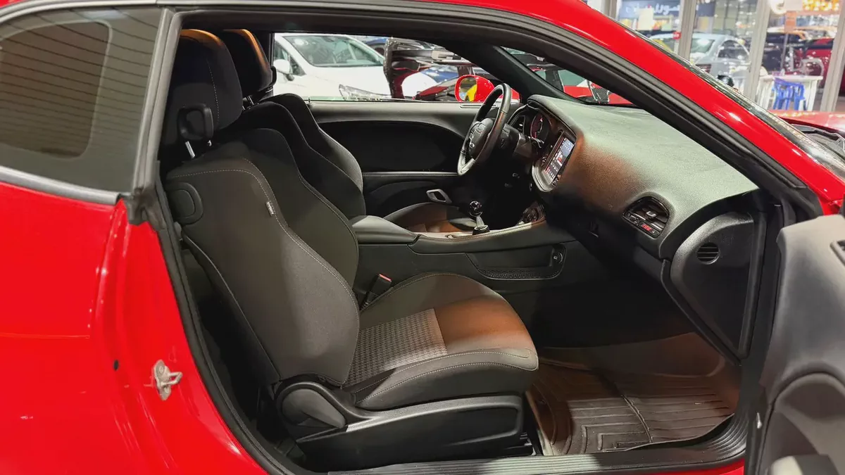 DODGE CHALLENGER 6.4L,SRT SCAT PACK, MANUAL GEAR,, EXCELLENT CONDITION-5-5