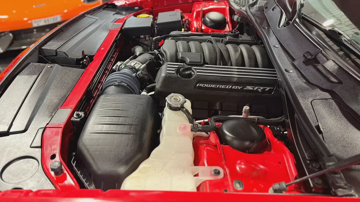 DODGE CHALLENGER 6.4L,SRT SCAT PACK, MANUAL GEAR,, EXCELLENT CONDITION-6-6