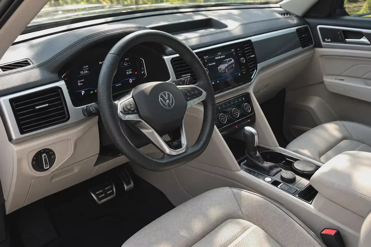 1,916 AED | FREE SERVICE CONTRACT Till 2031 | UNDER WARRANTY | R-LINE-10-10