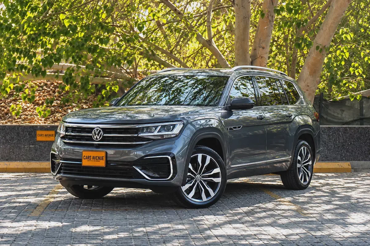 1,916 AED | FREE SERVICE CONTRACT Till 2031 | UNDER WARRANTY | R-LINE