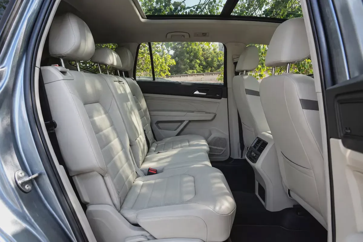 1,916 AED | FREE SERVICE CONTRACT Till 2031 | UNDER WARRANTY | R-LINE-4-4