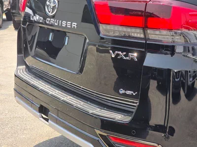 Toyota Land Cruiser VXR 3.5L HYBRID VXR 7 Seater Full Option-3