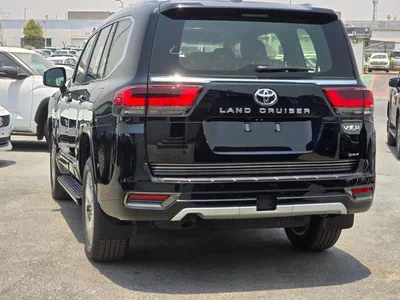 Toyota Land Cruiser VXR 3.5L HYBRID VXR 7 Seater Full Option-4