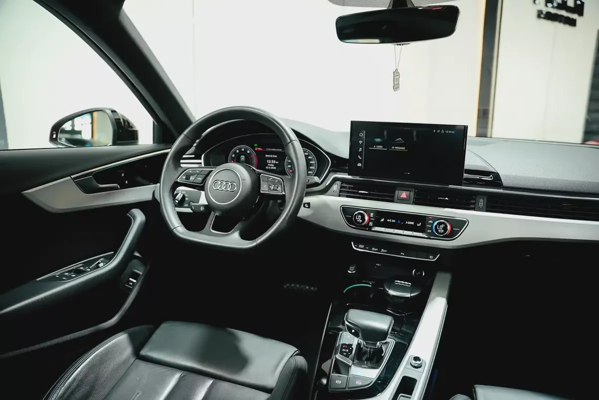 Audi A4 35 TFSI S-line 2023 | GCC Specs | Warranty | Pristine Condition-13-13