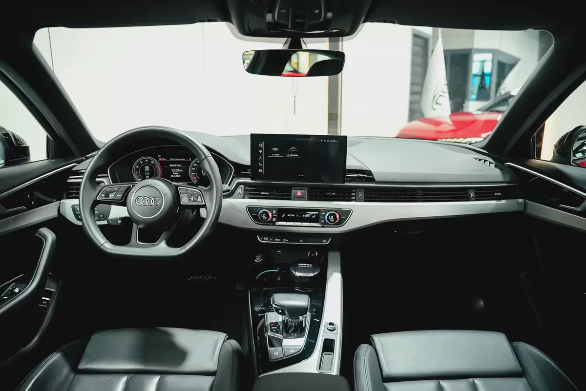 Audi A4 35 TFSI S-line 2023 | GCC Specs | Warranty | Pristine Condition-7-7