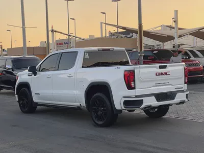 GMC Sierra Elevation 2022 GCC Specs - Excellent Condition-3