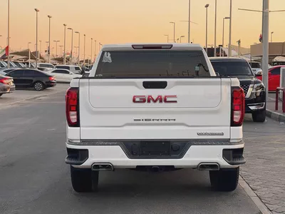 GMC Sierra Elevation 2022 GCC Specs - Excellent Condition-4
