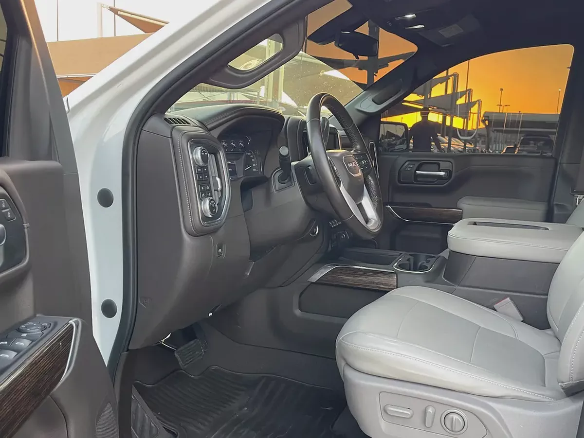 GMC Sierra Elevation 2022 GCC Specs - Excellent Condition-9-9
