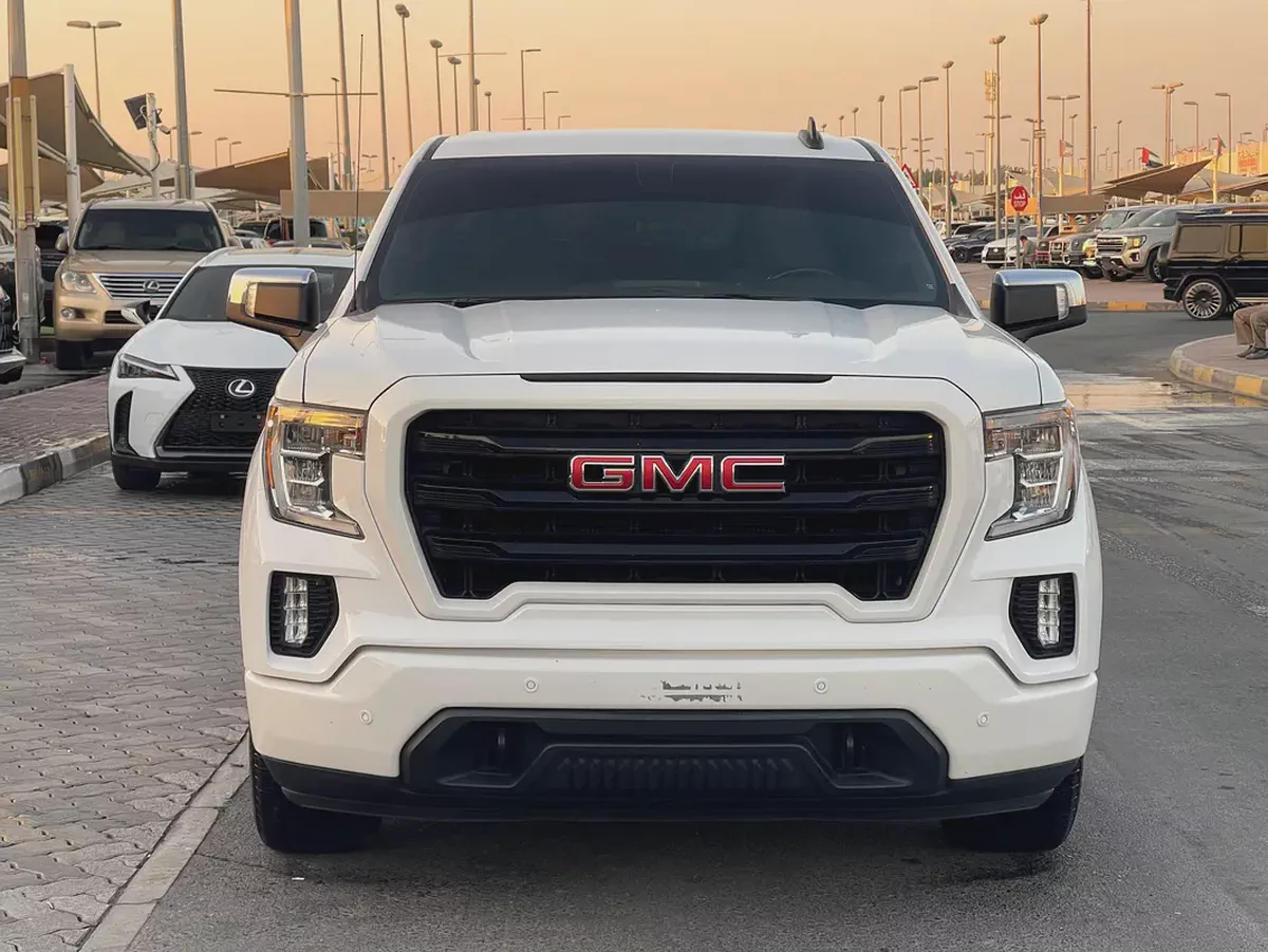 GMC Sierra Elevation 2022 GCC Specs - Excellent Condition