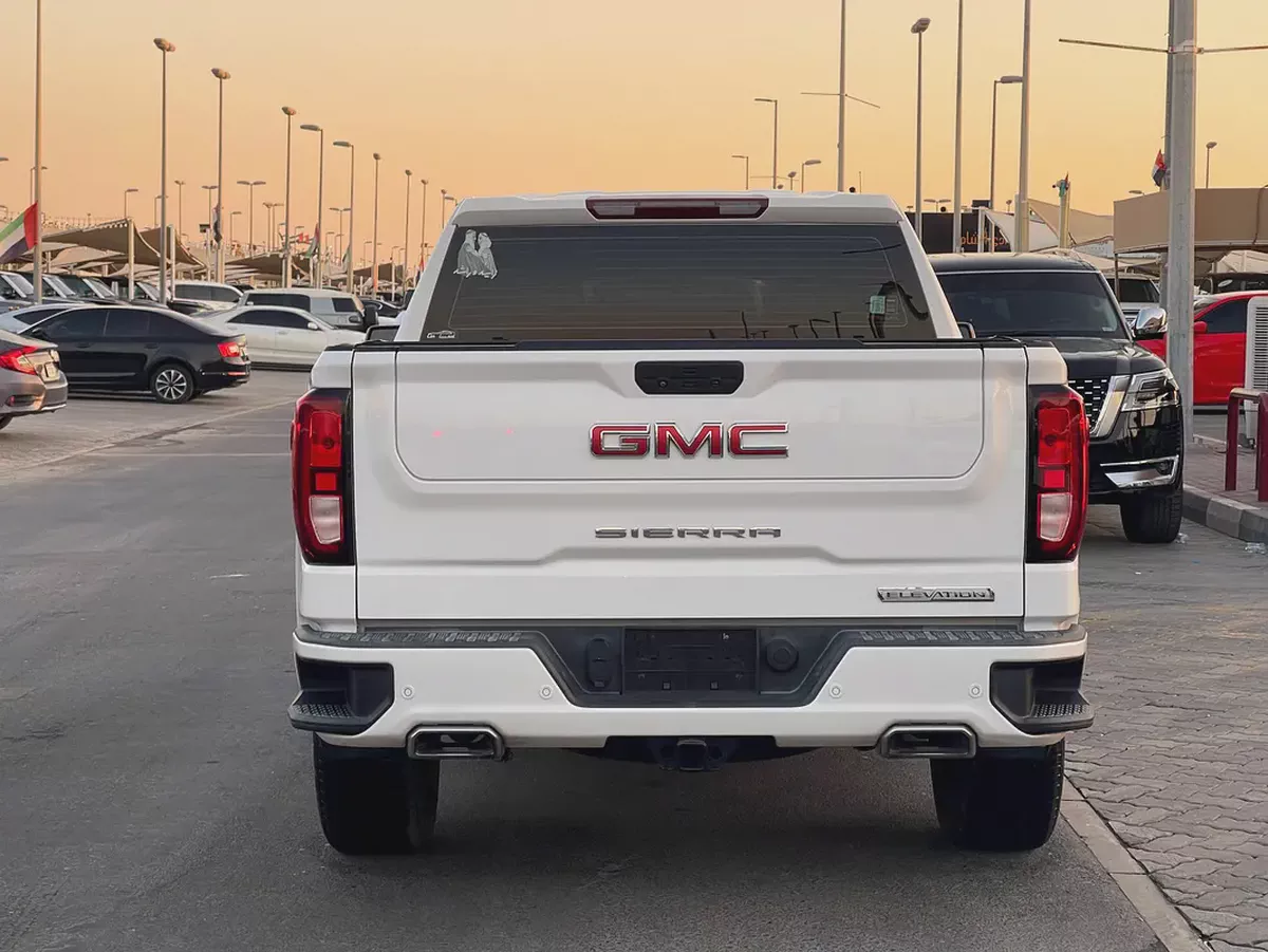 GMC Sierra Elevation 2022 GCC Specs - Excellent Condition-4-4
