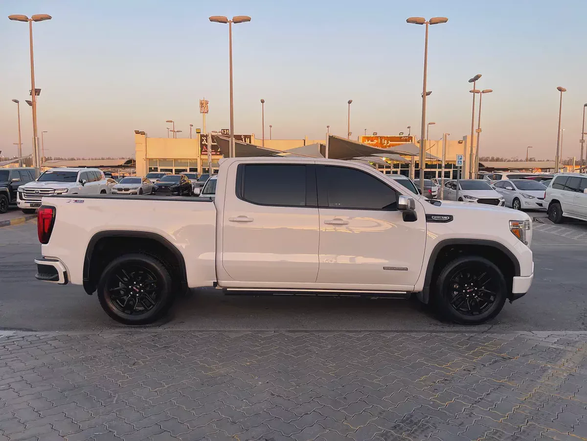 GMC Sierra Elevation 2022 GCC Specs - Excellent Condition-6-6