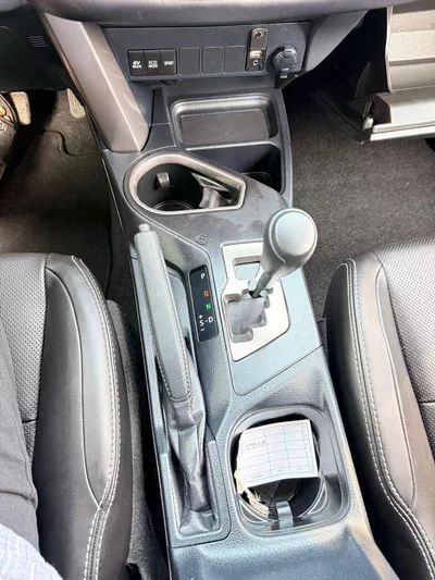 Toyota RAV4 VXR Hybrid XLE 2.5L-7