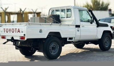Toyota Land Cruiser Pick Up Toyota Land Cruiser Pick up LC79 SC 4.2L Diesel MY2025 V6 0KM-4