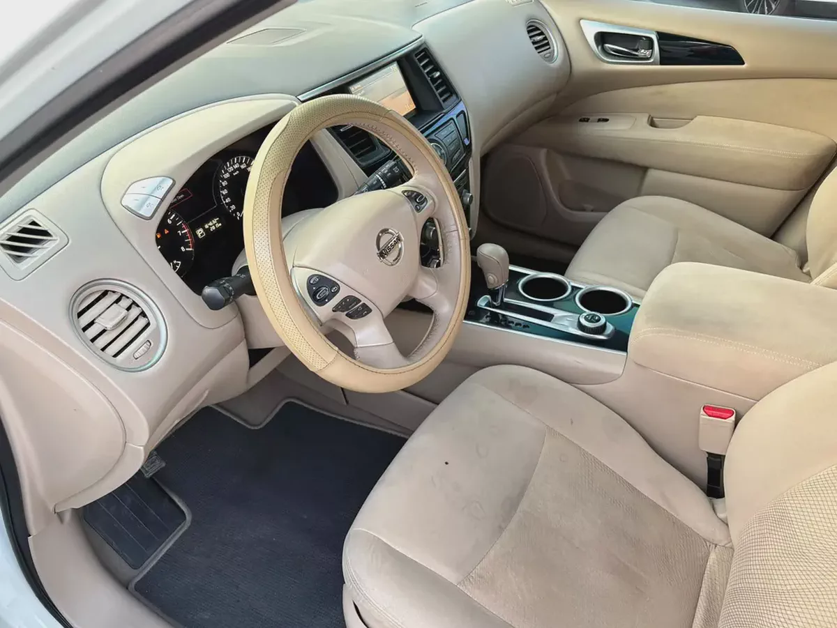 NISSAN PATHFINDER S 4WD - GCC SPECS - ACCIDENT FREE - EXCELENT CONDITION-11-11