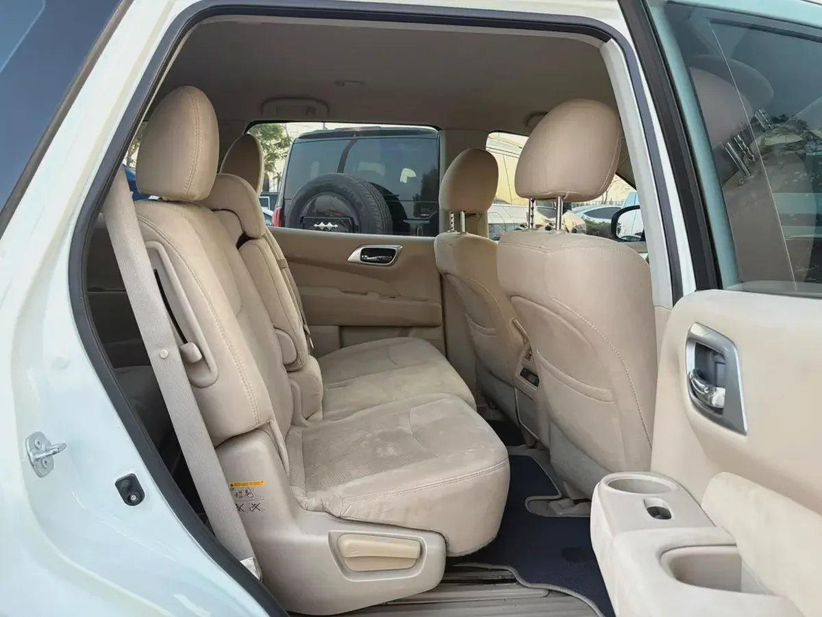 NISSAN PATHFINDER S 4WD - GCC SPECS - ACCIDENT FREE - EXCELENT CONDITION-17-17