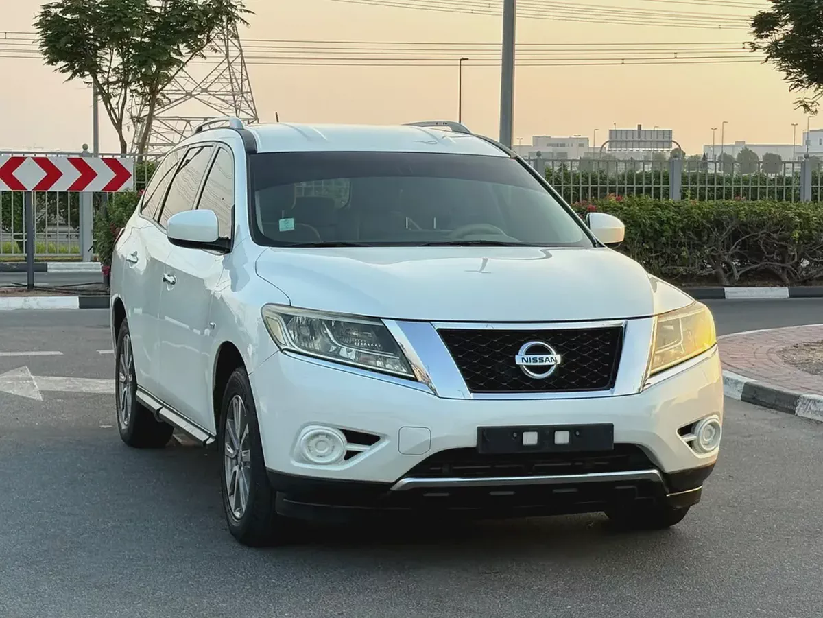 NISSAN PATHFINDER S 4WD - GCC SPECS - ACCIDENT FREE - EXCELENT CONDITION-3-3