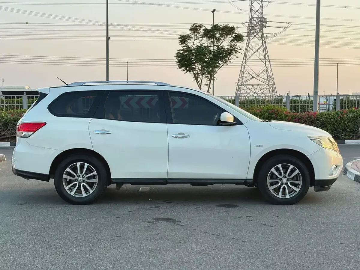 NISSAN PATHFINDER S 4WD - GCC SPECS - ACCIDENT FREE - EXCELENT CONDITION-8-8