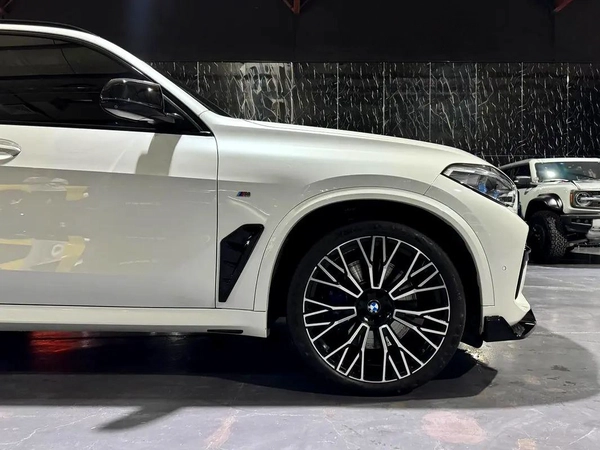BMW X5 M50i 2020 | Original Paint | GCC specs | Well maintained