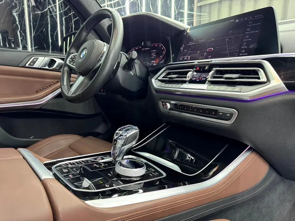 BMW X5 M50i 2020 | Original Paint | GCC specs | Well maintained