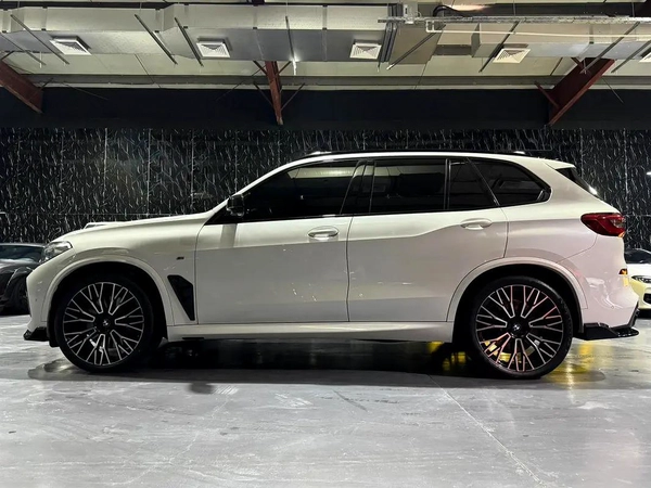 BMW X5 M50i 2020 | Original Paint | GCC specs | Well maintained