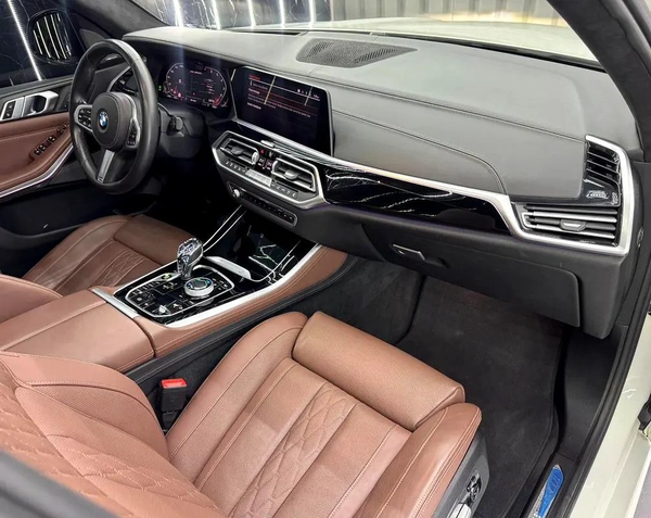 BMW X5 M50i 2020 | Original Paint | GCC specs | Well maintained