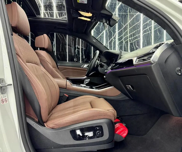 BMW X5 M50i 2020 | Original Paint | GCC specs | Well maintained