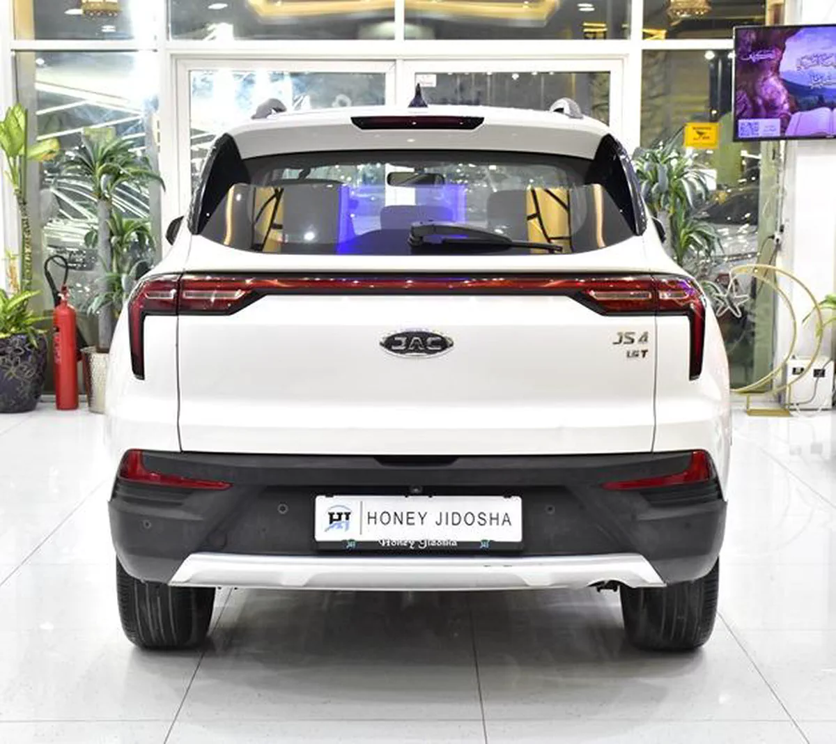 JAC JS4 1.5T ( 2023 Model ) in White Color GCC Specs-1-1