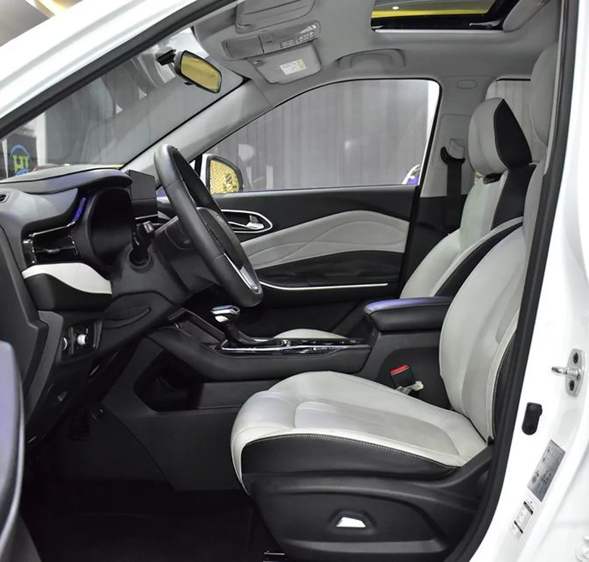 JAC JS4 1.5T ( 2023 Model ) in White Color GCC Specs-6-6