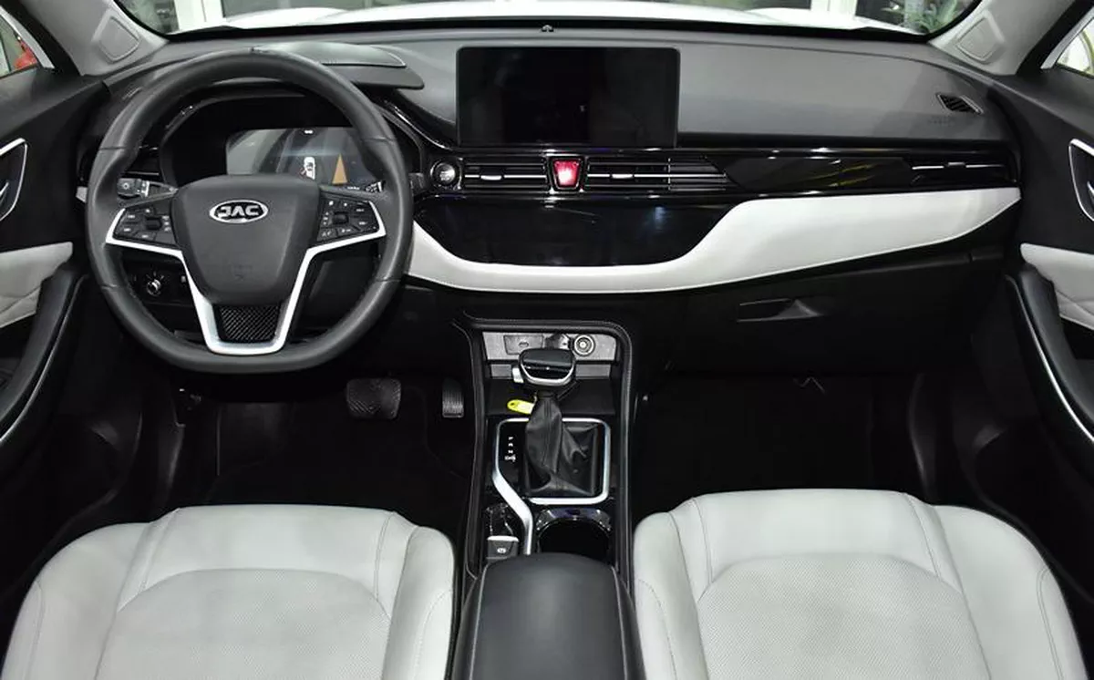 JAC JS4 1.5T ( 2023 Model ) in White Color GCC Specs-8-8