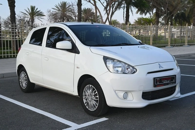 BEST OFFER - GCC -  MITSUBISHI MIRAGE GLX 2014 - LOW MILEAGE-0
