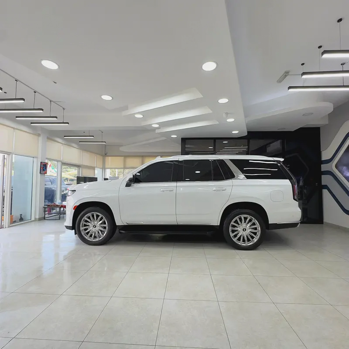 2024 Cadillac Escalade Premium Luxury-2-2